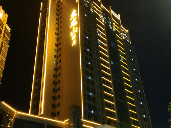 線條燈，空間氛圍感加滿！